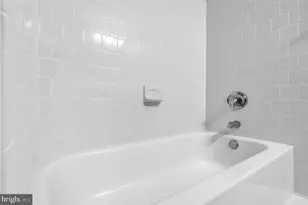 10058 Chestnut Wood Ln, Burke, VA 22015 - Photo 24