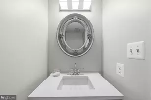 10058 Chestnut Wood Ln, Burke, VA 22015 - Photo 30