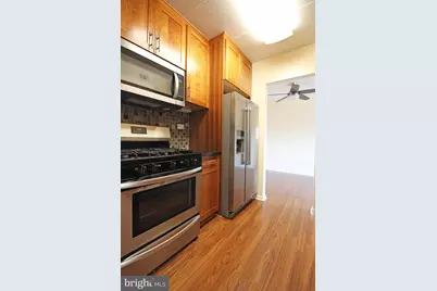 200 Locust Street SE #405, Vienna, VA 22180 - Photo 2