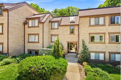 1668 Parkcrest Circle #100, Reston, VA 20190 - Photo 2