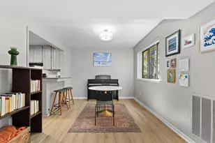 1668 Parkcrest Cir, Reston, VA 20190 - Photo 16