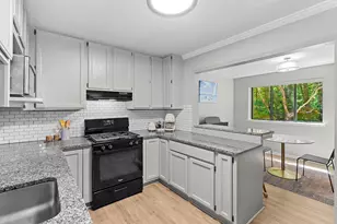 1668 Parkcrest Cir, Reston, VA 20190 - Photo 2