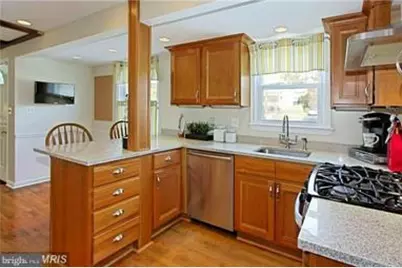 7303 Wayne Drive, Annandale, VA 22003 - Photo 8