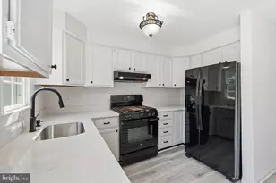 7833 Colonial Springs Blvd, Alexandria, VA 22306 - Photo 4