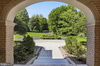 10911 Belgravia Court, Great Falls, VA 22066 - Photo 12