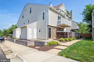 4324 Pembrook Village Dr, Alexandria, VA 22309 - Photo 2