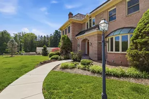 1051 Kelso Rd, Great Falls, VA 22066 - Photo 2