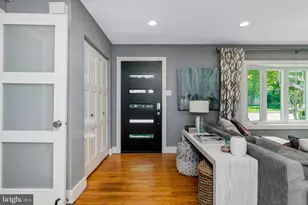 9217 Capricorn Ct, Burke, VA 22015 - Photo 2