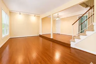 9693 Scotch Haven Dr, Vienna, VA 22181 - Photo 4