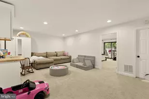 11170 Forest Edge Dr, Reston, VA 20190 - Photo 22