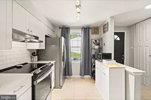 5365 Harbor Ct Dr, Alexandria, VA 22315 - Photo 8