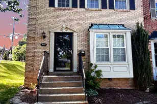 7428 Chummley Ct, Falls Church, VA 22043 - Photo 2