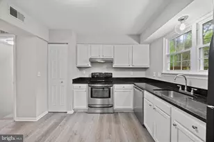 6022 Westbourne Pl, Centreville, VA 20120 - Photo 4