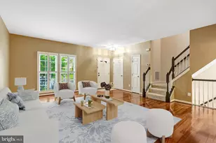 14346 Stonewater Ct, Centreville, VA 20121 - Photo 2