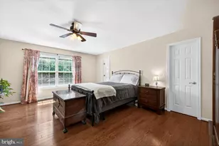 3341 Oakshade Ct, Fairfax, VA 22033 - Photo 18