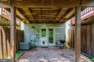3009 Heritage Springs Ct, Alexandria, VA 22306 - Photo 32