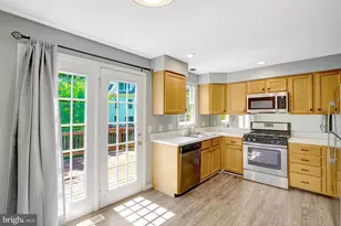 3009 Heritage Springs Ct, Alexandria, VA 22306 - Photo 2