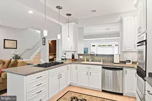 2966 Lismore Ln, Fairfax, VA 22031 - Photo 10