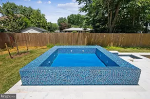 1002 Avery Ct SW, Vienna, VA 22180 - Photo 18