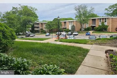 2621 Wagon Dr, Alexandria, VA 22303 - Photo 2