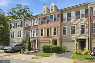 8133 Dove Cottage Ct, Lorton, VA 22079 - Photo 2