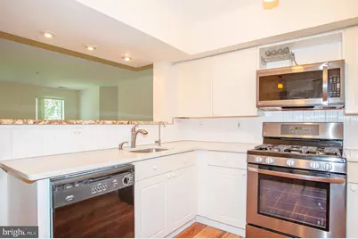 5958 Founders Hill Drive #101B, Alexandria, VA 22310 - Photo 4