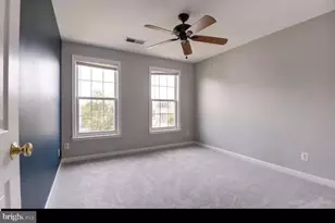 13118 Rose Petal Cir, Herndon, VA 20171 - Photo 20