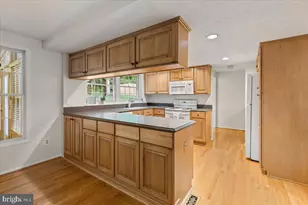 7805 Roundabout Way, Springfield, VA 22153 - Photo 14