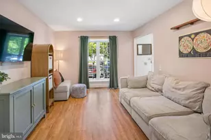 10103 Sassafras Woods Ct, Burke, VA 22015 - Photo 6
