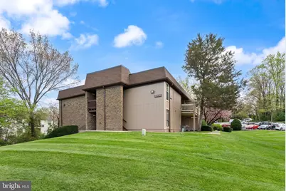 8511 Barrington Court #S, Springfield, VA 22152 - Photo 4