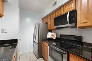 8511 Barrington Ct, Springfield, VA 22152 - Photo 26