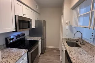 8511 Barrington Ct, Springfield, VA 22152 - Photo 12
