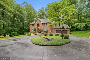 8605 Cherry Dr, Fairfax, VA 22031 - Photo 6