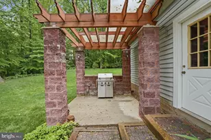 8605 Cherry Dr, Fairfax, VA 22031 - Photo 54