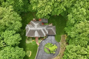 8605 Cherry Dr, Fairfax, VA 22031 - Photo 4