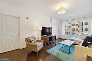 9521 Bastille St, Fairfax, VA 22031 - Photo 8