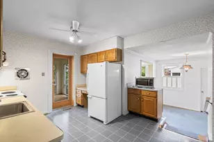 7429 Westwood Park Ln, Falls Church, VA 22046 - Photo 10
