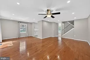 6059 Clerkenwell Ct, Burke, VA 22015 - Photo 4