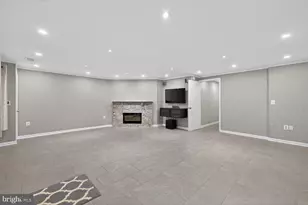 6059 Clerkenwell Ct, Burke, VA 22015 - Photo 34