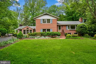4908 Bradford Dr, Annandale, VA 22003 - Photo 2