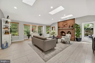 4908 Bradford Dr, Annandale, VA 22003 - Photo 12