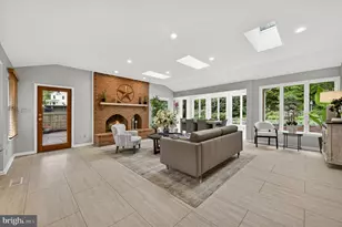 4908 Bradford Dr, Annandale, VA 22003 - Photo 10