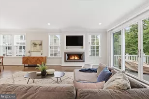 4432 Manor Oak Ln, Fairfax, VA 22030 - Photo 4