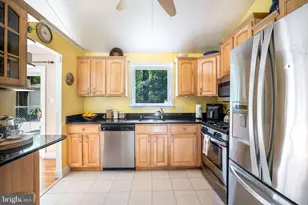 8926 Cromwell Dr, Springfield, VA 22151 - Photo 4