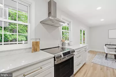 9312 Hamilton Drive, Fairfax, VA 22031 - Photo 8