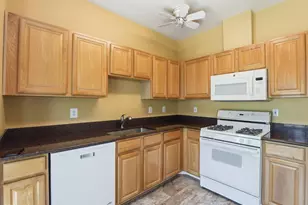 4135 Fountainside Ln, Fairfax, VA 22030 - Photo 8