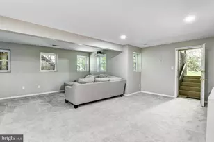 13608 British Manor Ct, Centreville, VA 20120 - Photo 36
