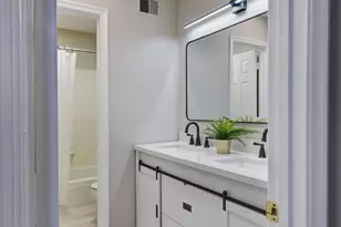 13608 British Manor Ct, Centreville, VA 20120 - Photo 30