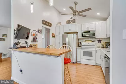8622 Kenilworth Drive, Springfield, VA 22151 - Photo 10