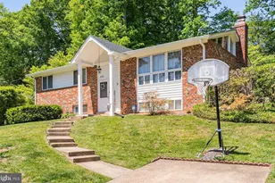 8622 Kenilworth Dr, Springfield, VA 22151 - Photo 2